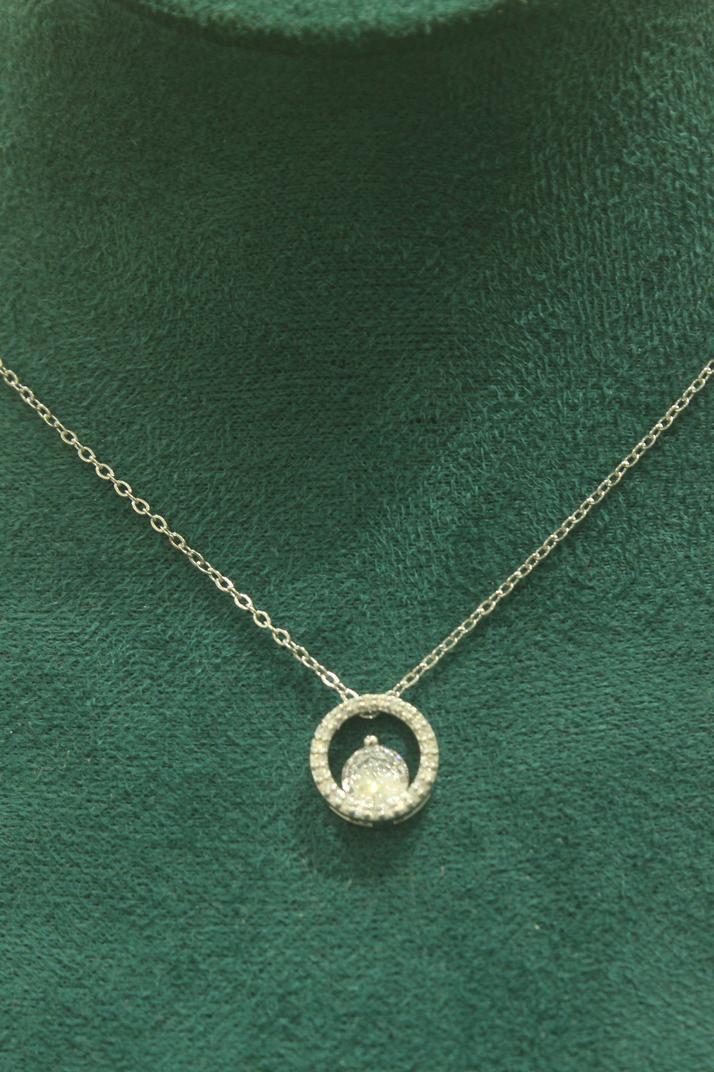 Polly Solitaire Chain Pendant